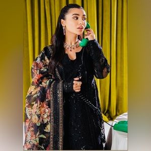 Luxury Silk and Organza dress (3pieces)🥰